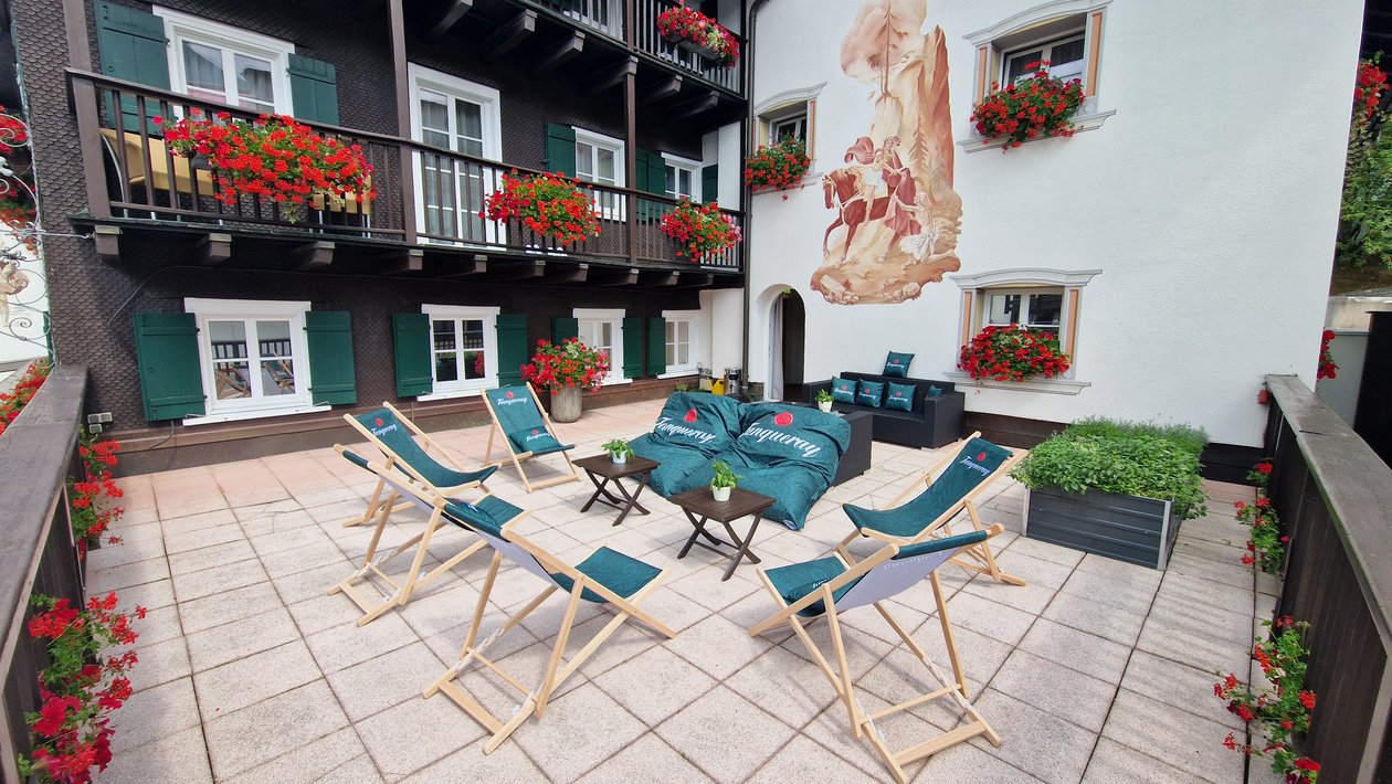 Exklusive Sonnenterasse in Lech am Arlberg Auf der Sonnenterrasse im Hotel Tannenberg können Sie Ihren Urlaub am Arlberg entspannt genießen.