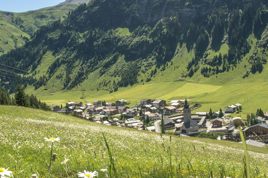 Lech im Sommer Ausblick auf Lech im Sommer